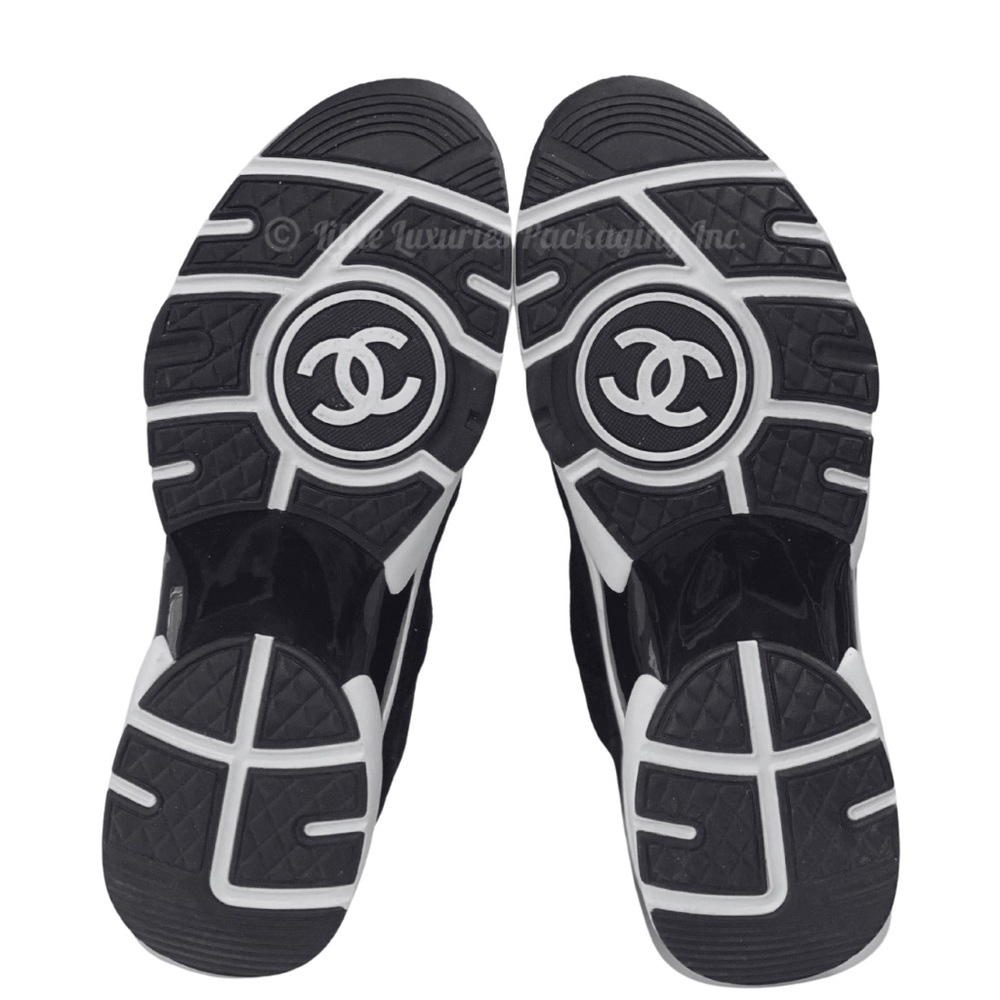 Authentic Chanel Women's Black/Black Knit Fabric Suede Calfskin CC Logo Sneakers - Picture 6 of 14